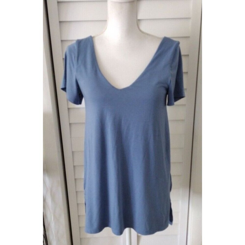 Athleta Modal Blend‎ Built In Bra Essence Support Short Sleeve V front & back M